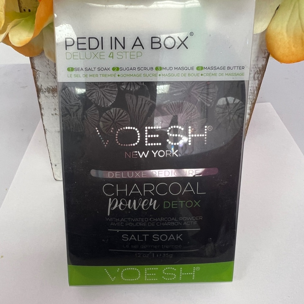 Charcoal Power Detox Pedi in a Box - Black and Green